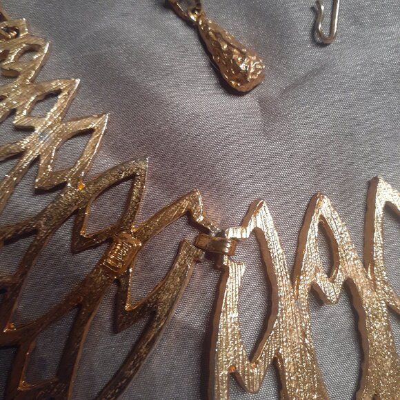 Stunning Celebrity NY "Cleopatra" style bib Necklacelace - Picture 5 of 10